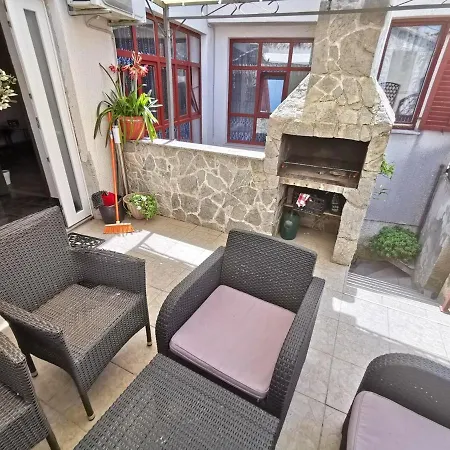 Διαμέρισμα Spacious In *