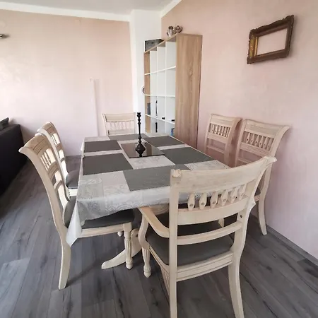 Spacious In Διαμέρισμα