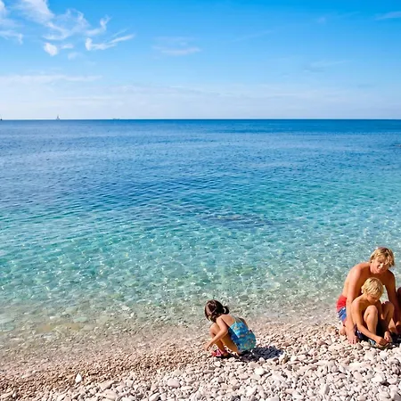 Spacious In Διαμέρισμα Πούλα