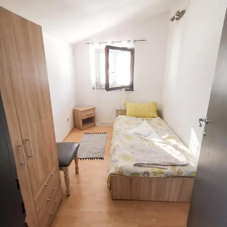 Διαμέρισμα Spacious In Πούλα