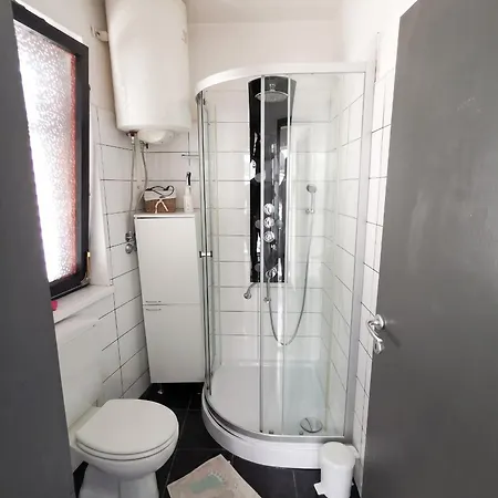 Διαμέρισμα Spacious In *